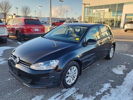 2017 Volkswagen Golf TSI S 4-Door