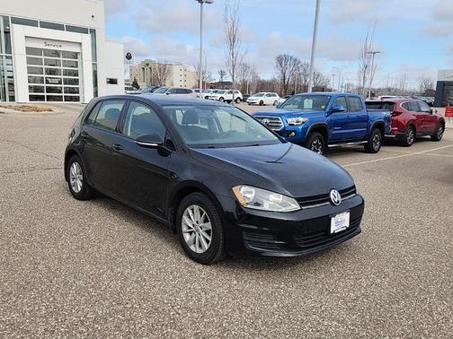 2017 Volkswagen Golf TSI S 4-Door