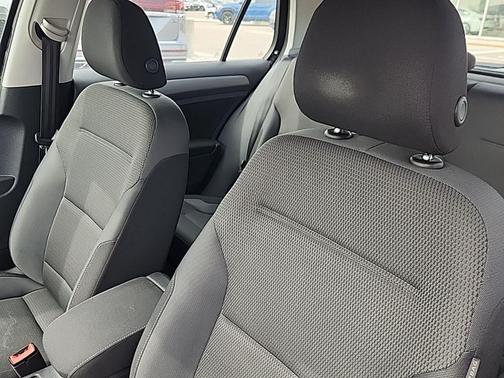 2017 Volkswagen Golf TSI S 4-Door