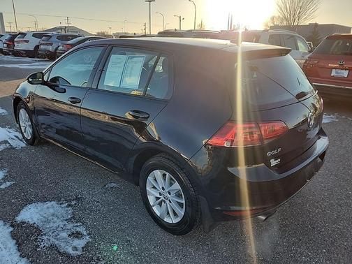 2017 Volkswagen Golf TSI S 4-Door