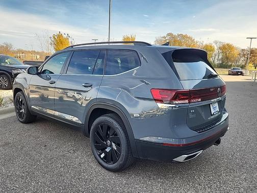 2026 Volkswagen Atlas 2.0T SE w/Technology 4MOTION
