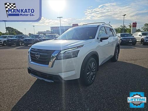 2025 Nissan Pathfinder SL 4WD