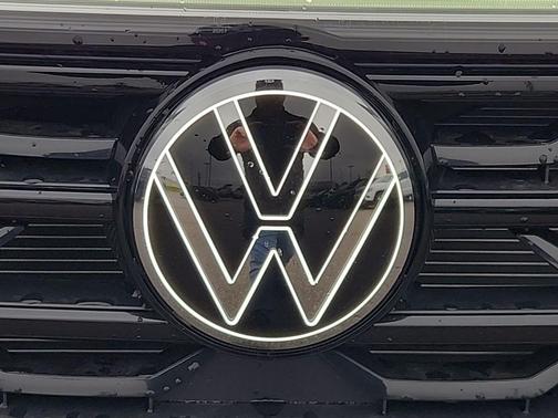 2026 Volkswagen Atlas Cross Sport 2.0T SEL