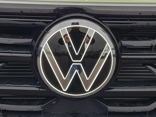 2026 Volkswagen Atlas Cross Sport 2.0T SEL