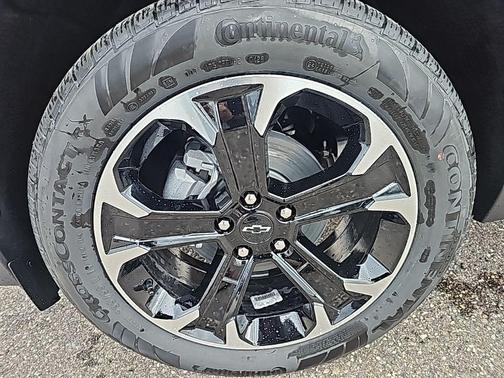 Radiant Red 2026 Chevrolet Equinox 1LT