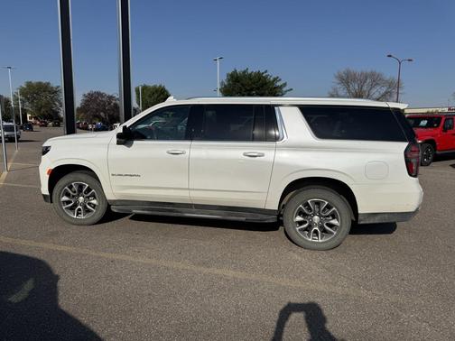 2022 Chevrolet Suburban LT