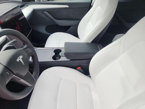 2024 Tesla Model Y Long Range Dual Motor All-Wheel Drive