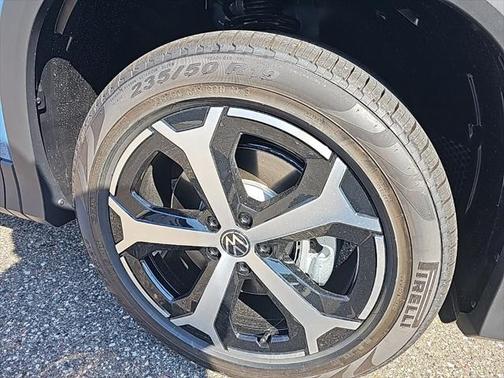 2025 Volkswagen Tiguan 2.0T SE 4MOTION