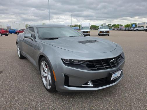 Sharkskin Metallic 2023 Chevrolet Camaro RWD Coupe LT1