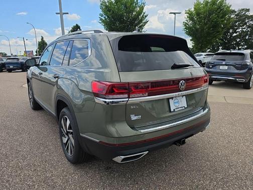 Green 2026 Volkswagen Atlas 2.0T SEL