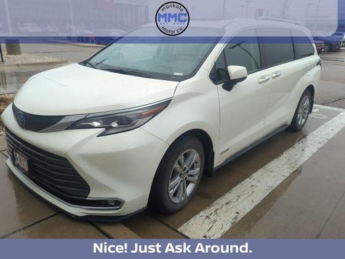 Blizzard Pearl 2021 Toyota Sienna Platinum 7 Passenger