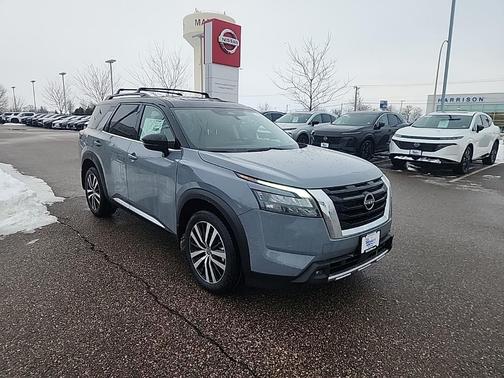 2025 Nissan Pathfinder Platinum 4WD