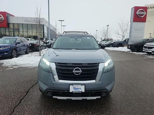 2025 Nissan Pathfinder Platinum 4WD