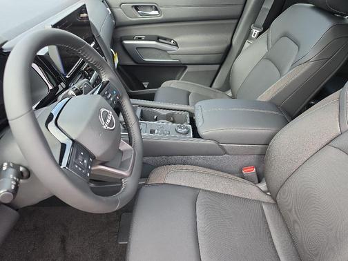 Super Black 2026 Nissan Pathfinder SL