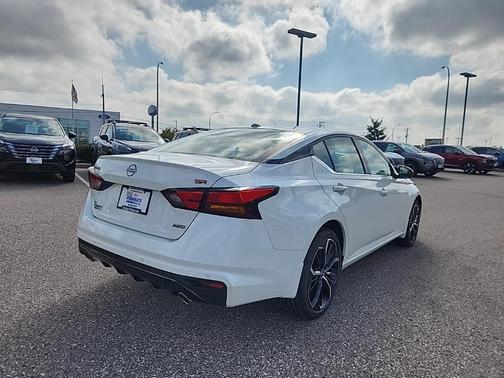 2025 Nissan Altima SR AWD