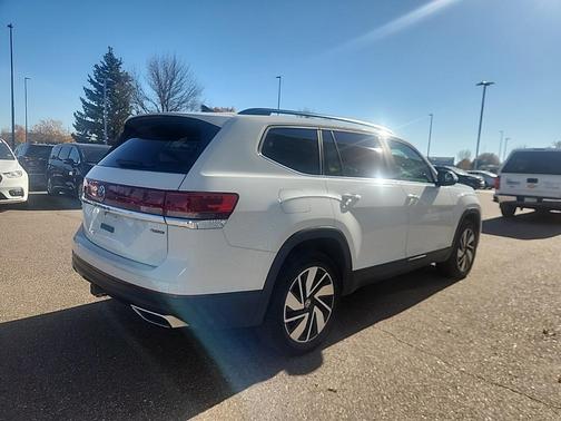 2024 Volkswagen Atlas 2.0T SE w/Technology 4MOTION