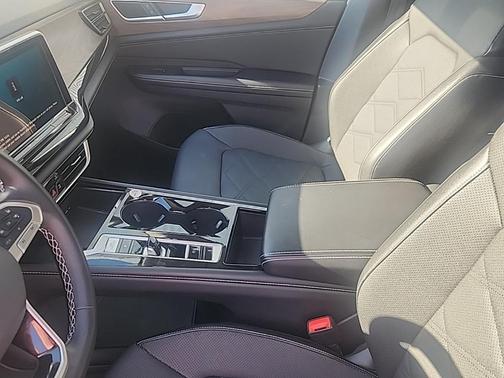 2024 Volkswagen Atlas 2.0T SE w/Technology 4MOTION