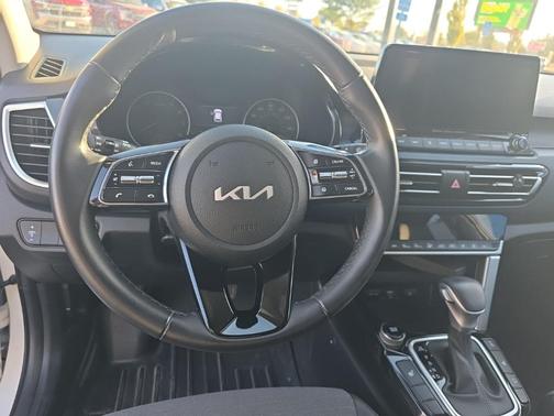 2023 Kia Seltos S