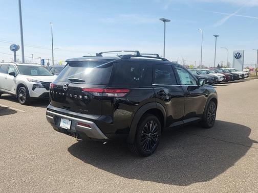 Super Black 2026 Nissan Pathfinder SL