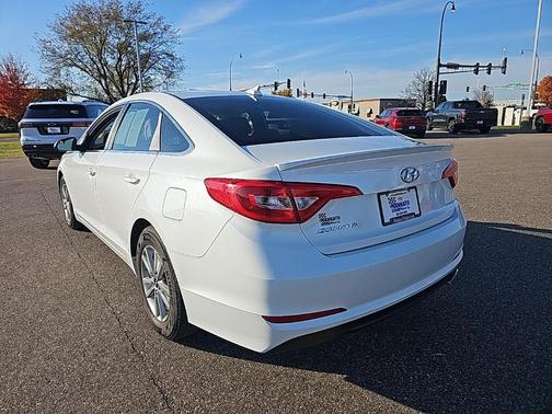 2017 Hyundai SONATA SE