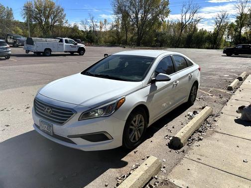 2017 Hyundai SONATA SE