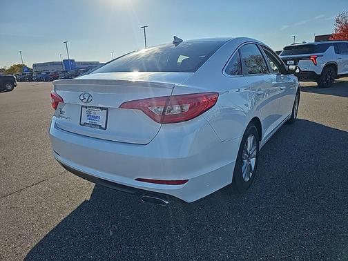 2017 Hyundai SONATA SE