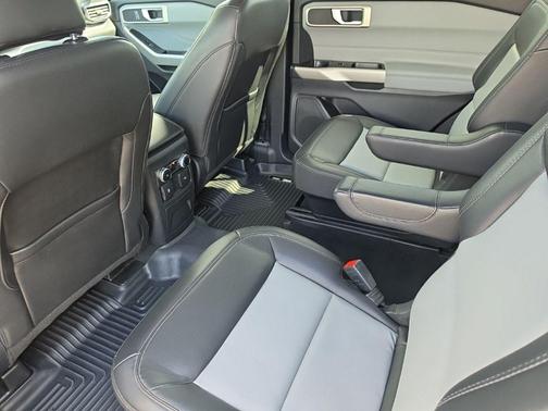Burgundy Velvet Tinted Clearcoat 2022 Ford Explorer XLT