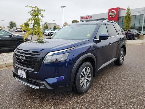 2025 Nissan Pathfinder SL 4WD