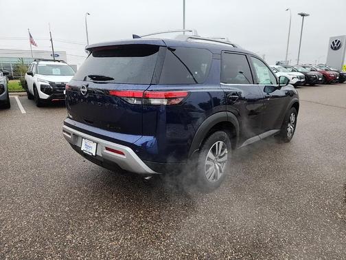 2025 Nissan Pathfinder SL 4WD
