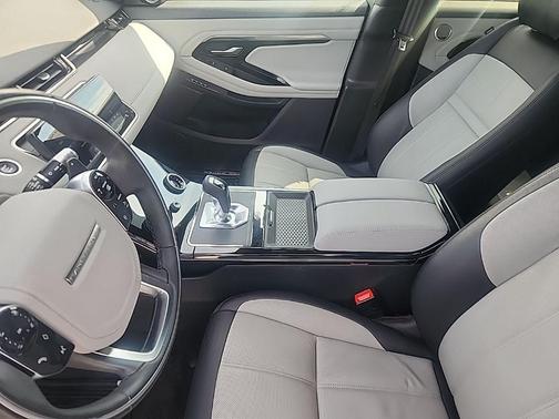 Yulong White Metallic 2020 Land Rover Range Rover Evoque First Edition