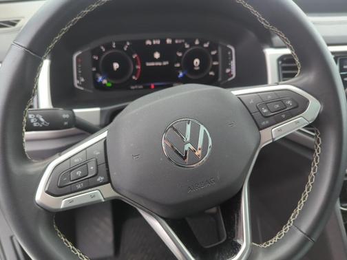 2023 Volkswagen Atlas 3.6L SE w/Technology