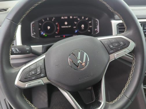 2023 Volkswagen Atlas 3.6L SE w/Technology