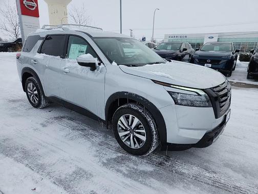 2025 Nissan Pathfinder SL 4WD