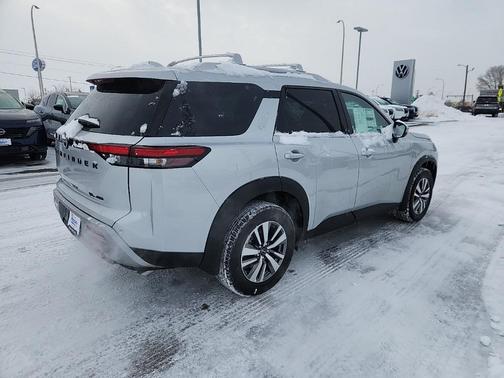 2025 Nissan Pathfinder SL 4WD