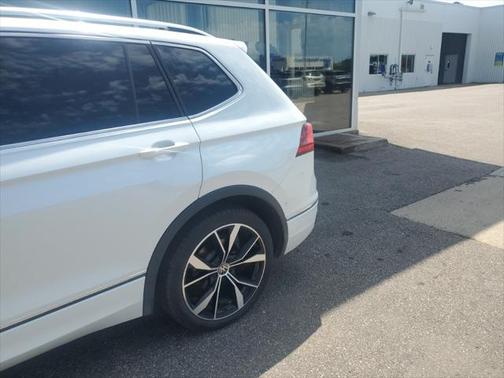 2022 Volkswagen Tiguan 2.0T SEL R-Line 4MOTION