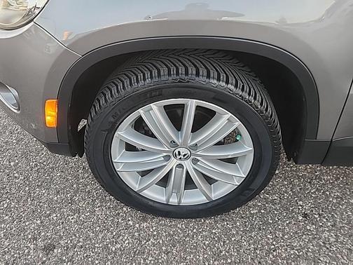 2011 Volkswagen Tiguan SEL