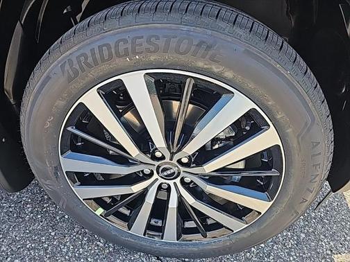 2025 Nissan Pathfinder Platinum 4WD