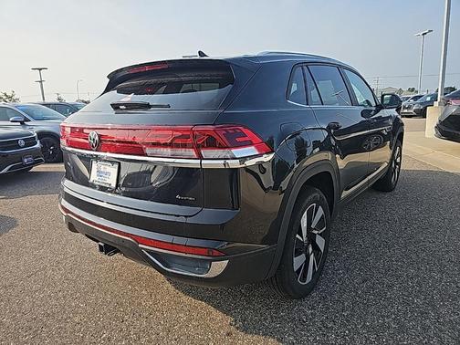 2025 Volkswagen Atlas Cross Sport 2.0T SE w/Technology 4MOTION