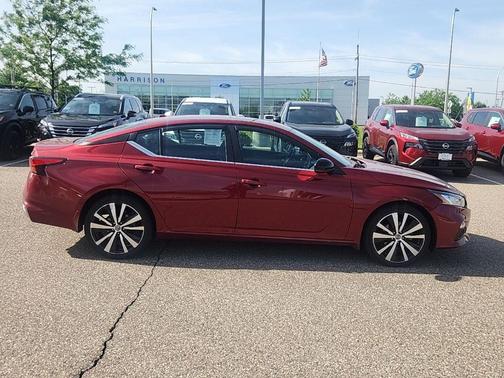 Scarlet Ember Tintcoat 2019 Nissan Altima 2.5 SR