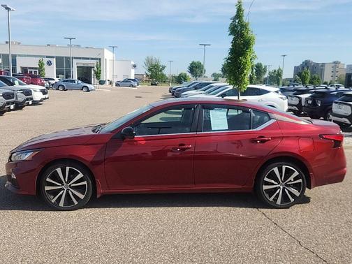 Scarlet Ember Tintcoat 2019 Nissan Altima 2.5 SR