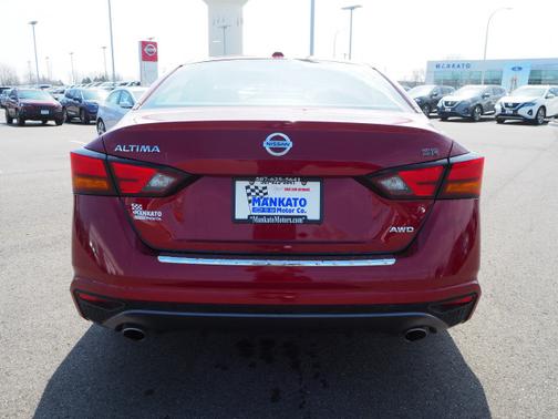 Scarlet Ember Tintcoat 2019 Nissan Altima 2.5 SR