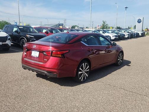 Scarlet Ember Tintcoat 2019 Nissan Altima 2.5 SR