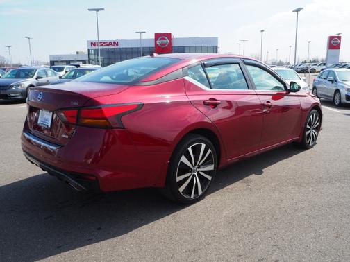 Scarlet Ember Tintcoat 2019 Nissan Altima 2.5 SR