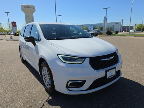 Bright White Clearcoat 2024 Chrysler Pacifica Touring L