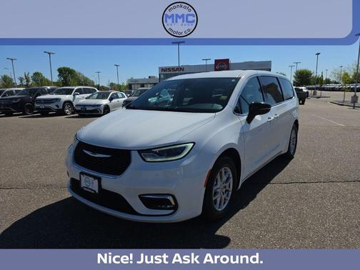 Bright White Clearcoat 2024 Chrysler Pacifica Touring L