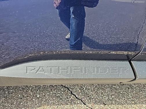 2025 Nissan Pathfinder SV 4WD