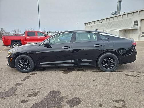 Aurora Black Pearl 2025 Kia K5 LXS