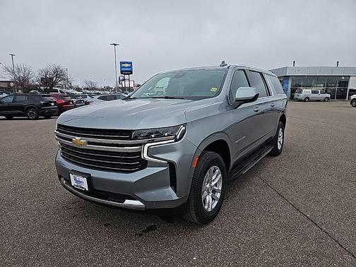2024 Chevrolet Suburban LT