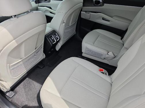 Platinum Graphite 2023 Kia Sorento Hybrid EX