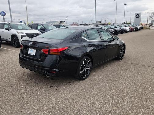 2024 Nissan Altima SR FWD